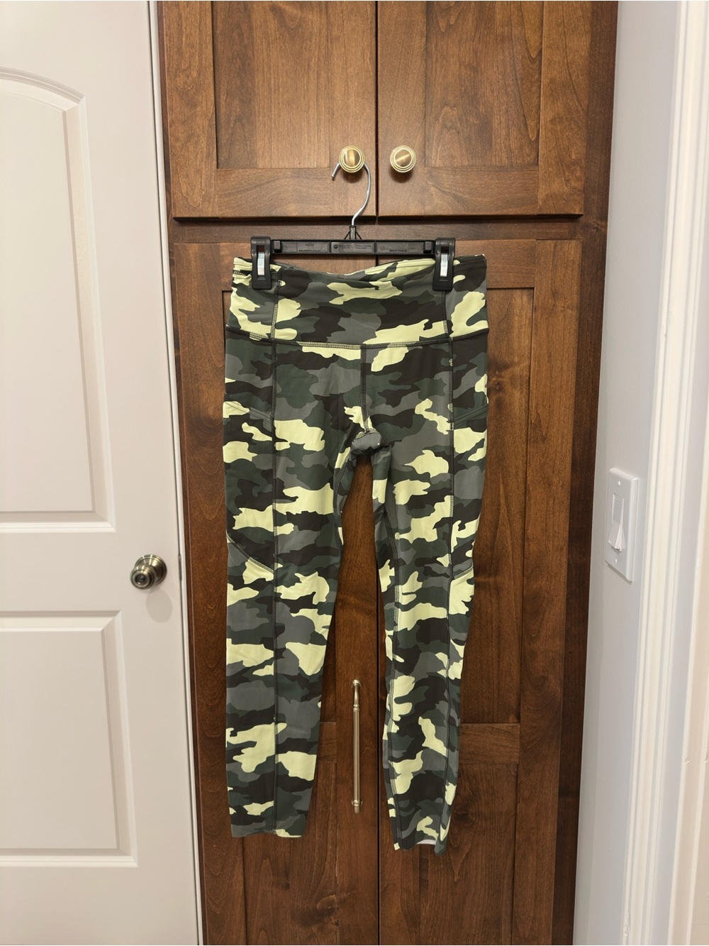 Lululemon Cropped Camo Leggings - Green Camo